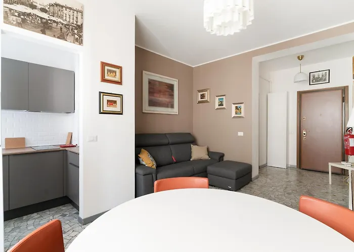 Guesthost - M1 Pasteur Apartment With Balcony